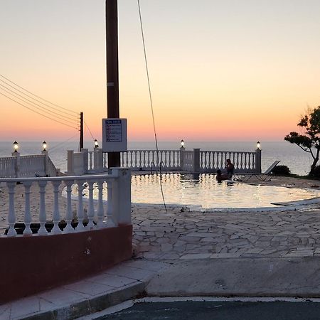 Serena Vacation Home Pomos Zewnętrze zdjęcie